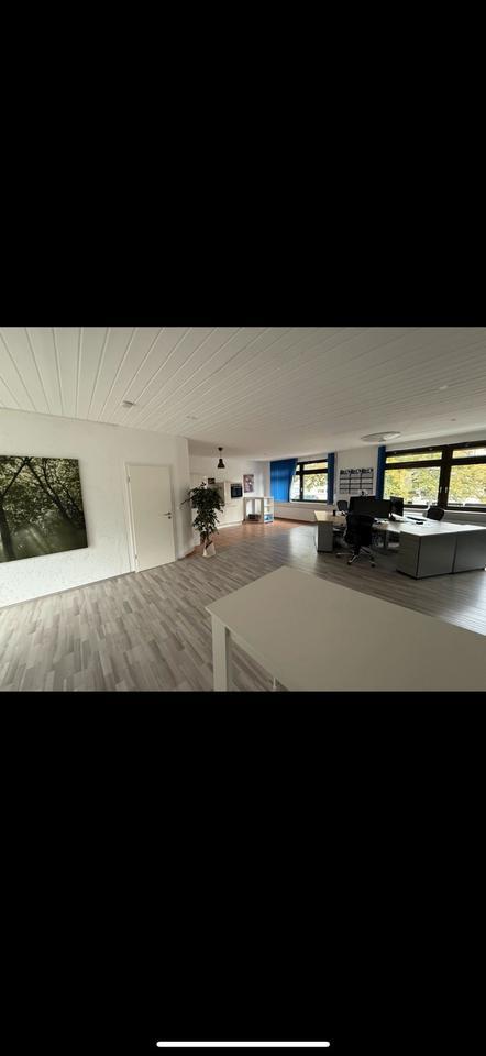 Büro Gewerbe Räumlichkeiten 126qm in Schloss Neuhaus