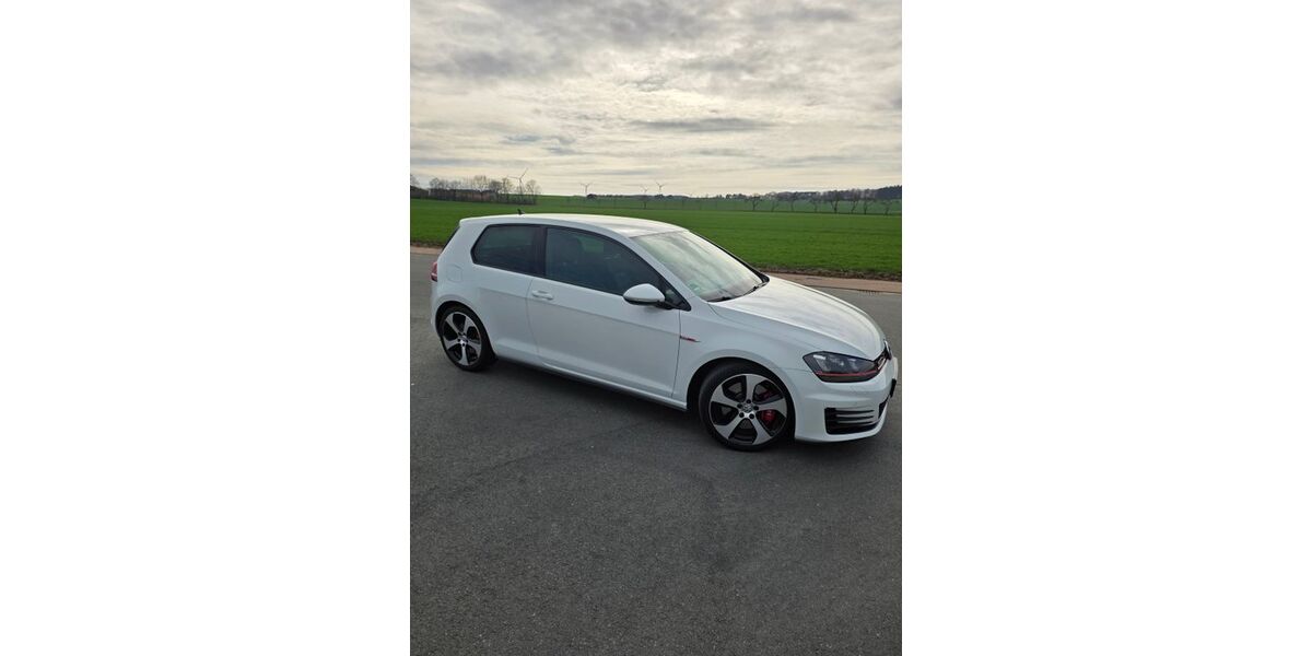 VW Golf 146.944 km 11.999 &euro; Brakel 33034