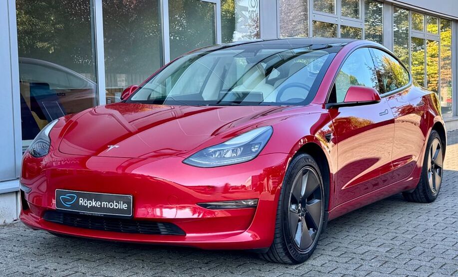 Tesla Model 3 50.675 km 31.890 € Paderborn 33100