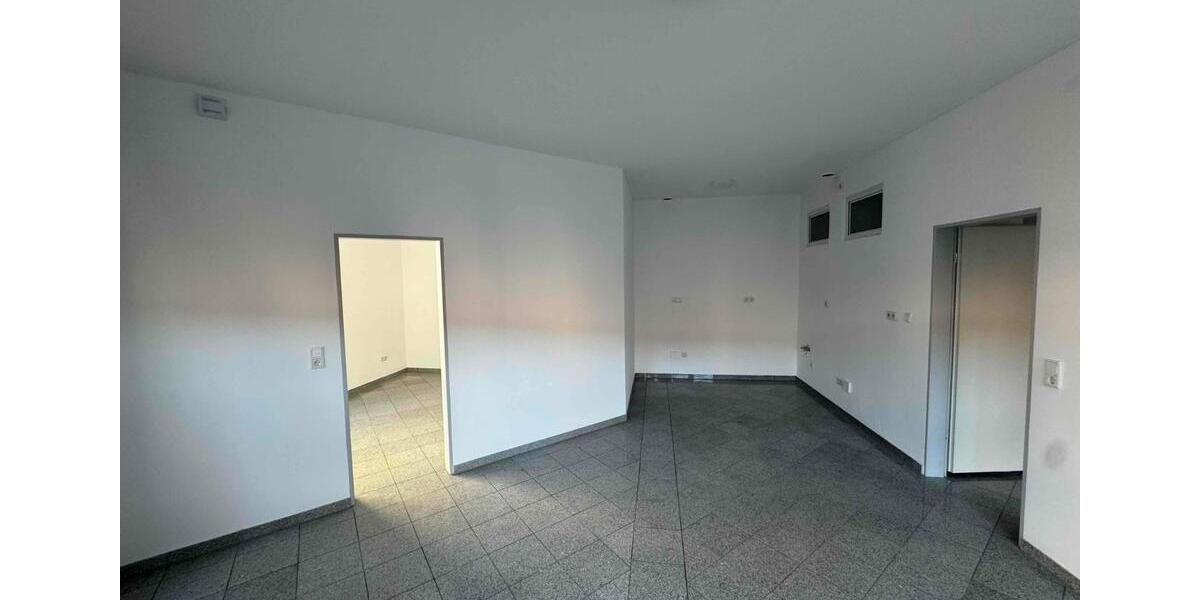 PB-Sennelager, 60 m2, EG - 3 ZK, umgebautes Ladenlokal 3 zimmer