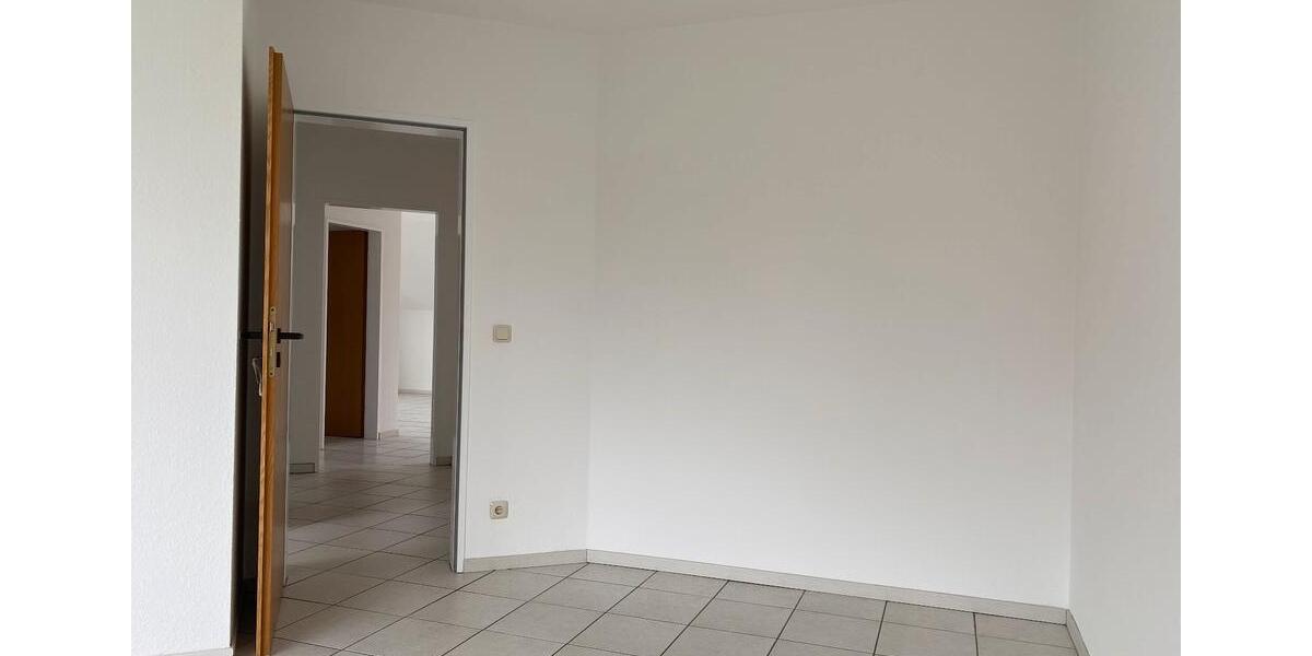 Dachgeschoßwohnung Paderborn Univiertel - 3 Zimmer, 77 m&sup2;, 650&euro; | Angebot:26462501