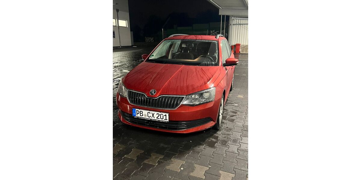 Skoda Fabia 92.806 km 11.000 &euro; Paderborn 33106