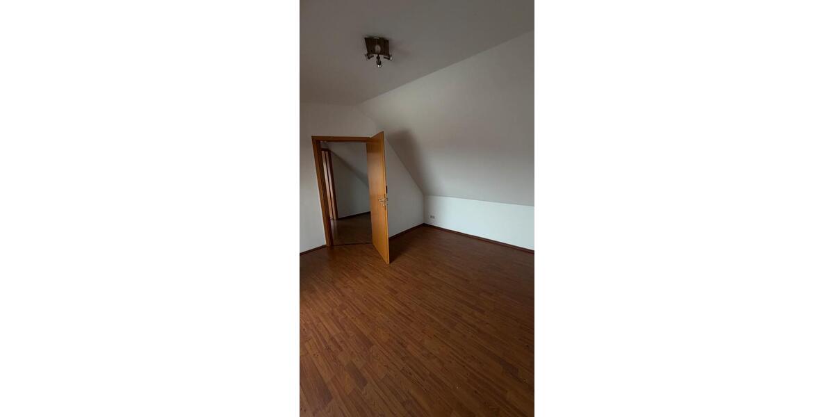Etagenwohnung Hövelhof - 3 Zimmer, 100 m&sup2;, 1.150&euro; | Angebot:24864867