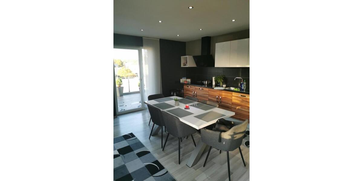 Etagenwohnung Brakel - 4 Zimmer, 140 m&sup2;, 1.000&euro; | Angebot:24625345