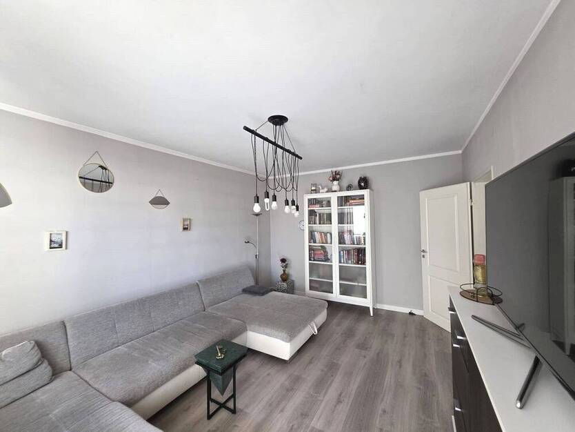 Charmante 3-Zimmer-Wohnung mit Loggia & Garage in Schloß Neuhaus