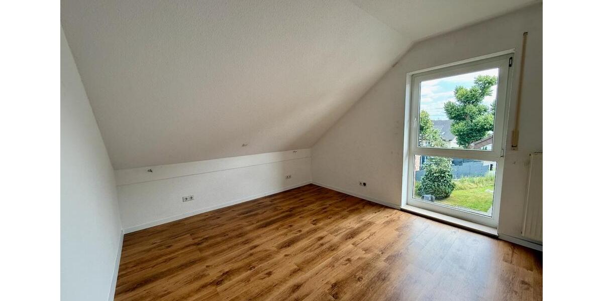 Dachgeschoßwohnung Paderborn Elsen - 3 Zimmer, 73 m&sup2;, 660&euro; | Angebot:25764268