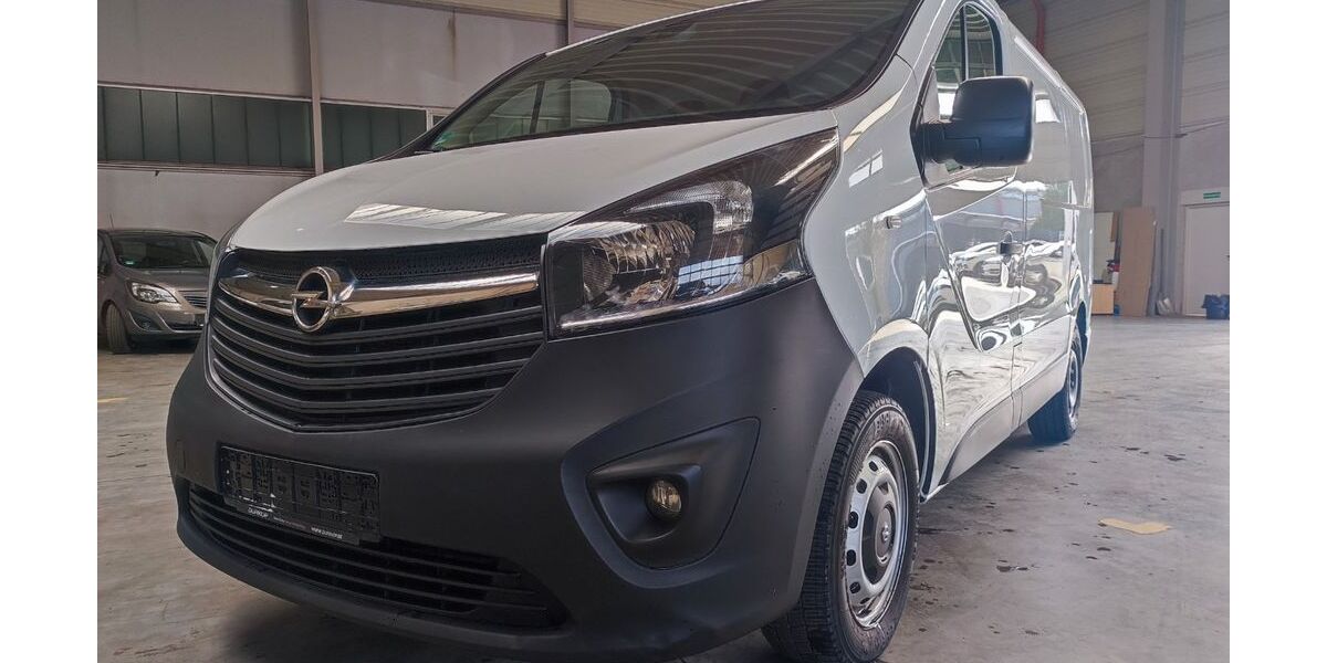 Opel Vivaro 130.000 km 11.699 &euro; Paderborn 33100