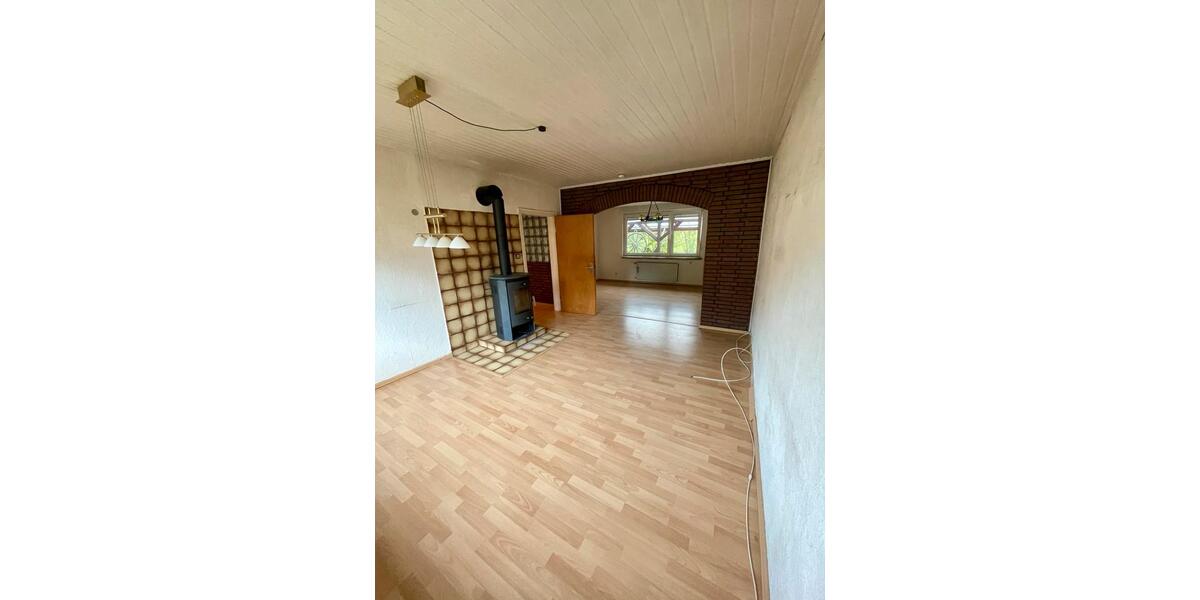 Einfamilienhaus Bad Driburg - 8 Zimmer, 141 m&sup2;, 210.000&euro; | Angebot:27522627
