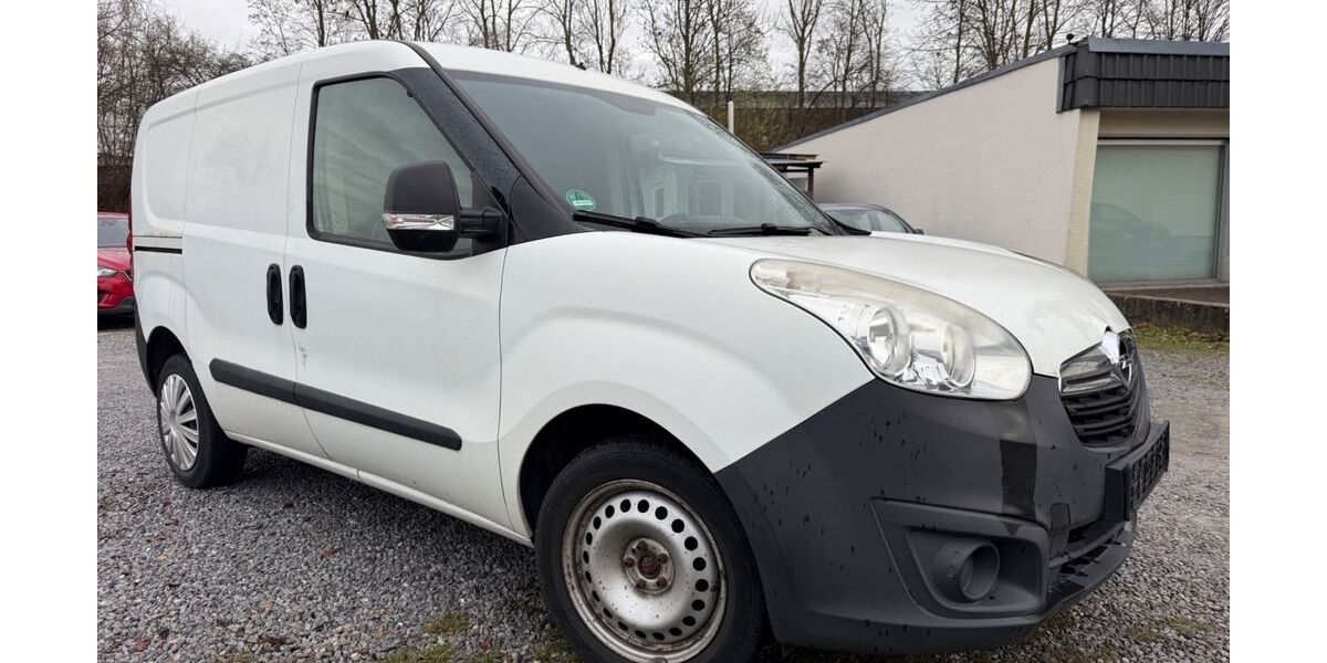 Opel Combo 146.000 km 5.399 &euro; Paderborn 33106