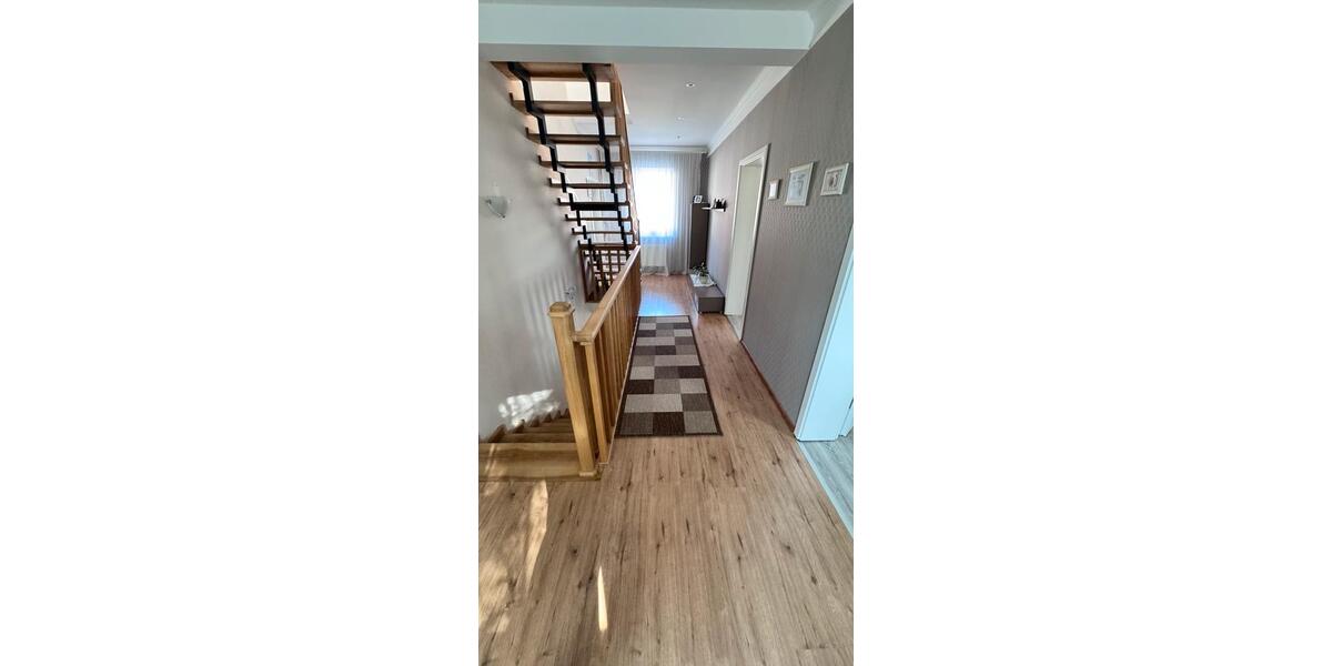 Einfamilienhaus Bad Driburg - 7 Zimmer, 172 m&sup2;, 280.000&euro; | Angebot:27426502