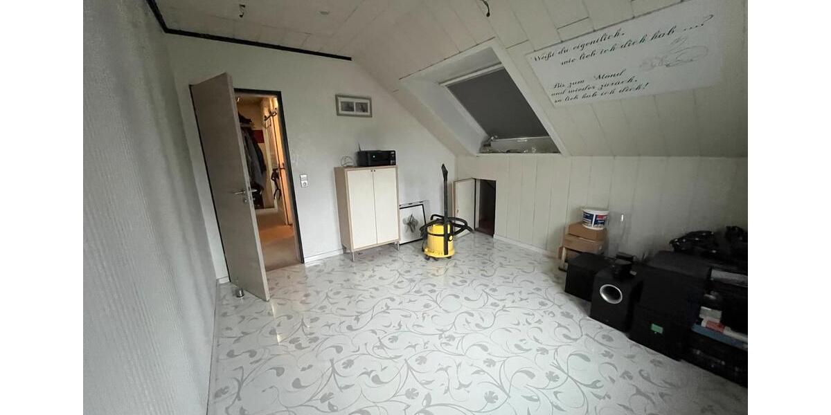 Dachgeschoßwohnung Augustdorf - 3 Zimmer, 69 m&sup2;, 950&euro; | Angebot:26372659