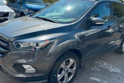 Ford Kuga 178.000 km 7.950 &euro; Detmold 32758