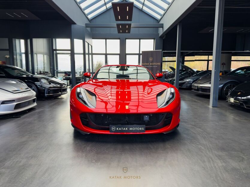 Ferrari 812 14.287 km 429.900 € Bielefeld 33647