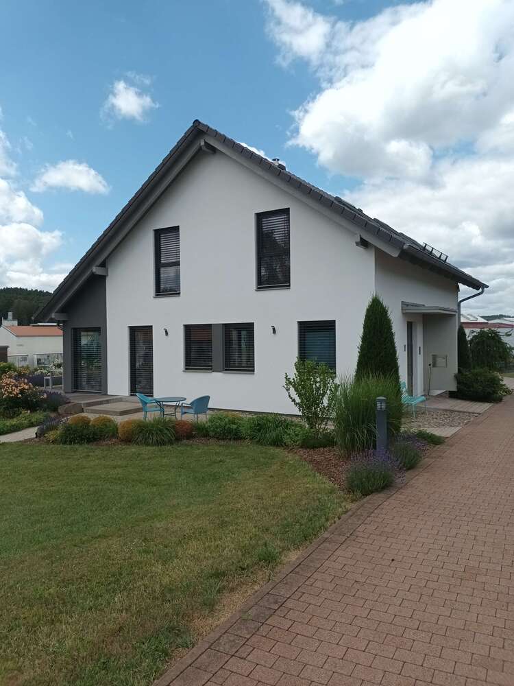 Haus zum Kaufen in Nordrhein-Westfalen - Altenbeken 415.411 € 144 m²
