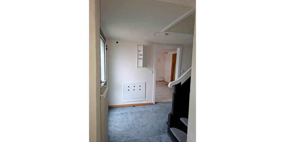 Bauernhaus, Landhaus Nieheim - 8 Zimmer, 200 m&sup2;, 140.000&euro; | Angebot:26534589