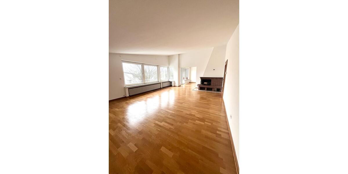 Dachgeschoßwohnung Detmold - 3 Zimmer, 120 m&sup2;, 1.100&euro; | Angebot:25384561