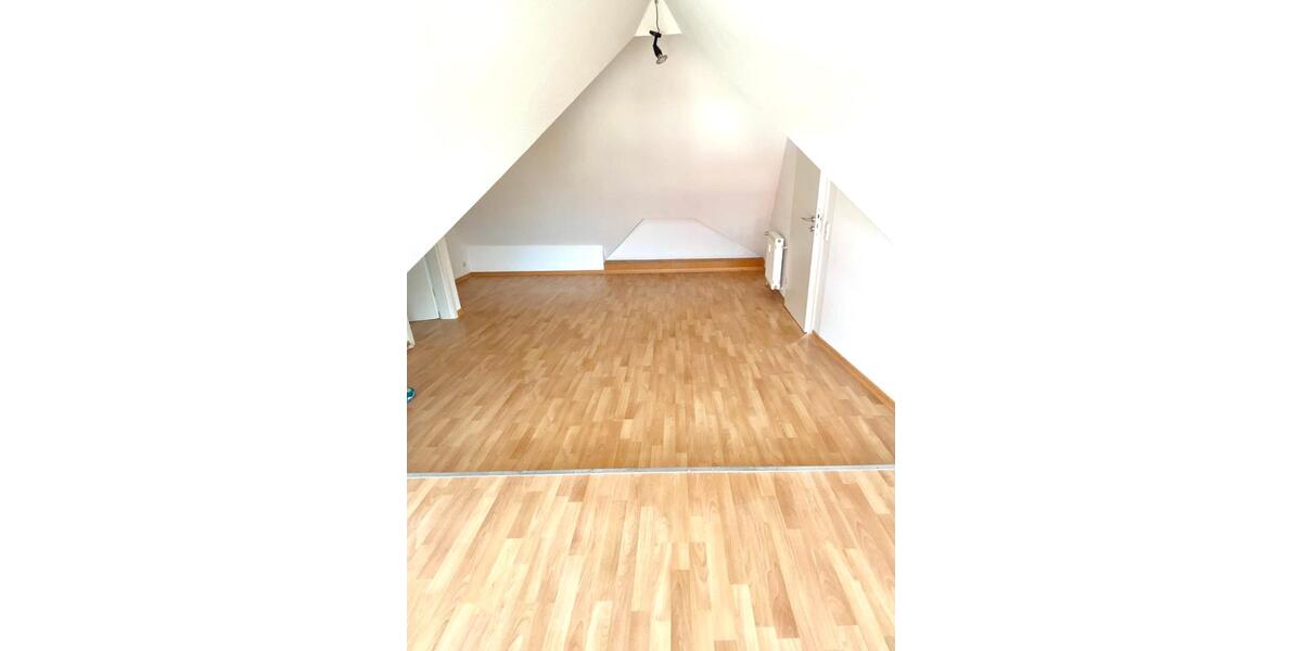 Dachgeschoßwohnung Schlangen - 2 Zimmer, 30 m&sup2;, 375&euro; | Angebot:27600496