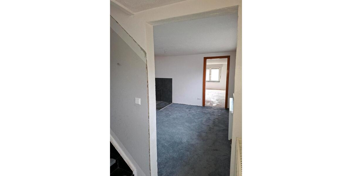 Bauernhaus, Landhaus Nieheim - 8 Zimmer, 200 m&sup2;, 140.000&euro; | Angebot:26534589