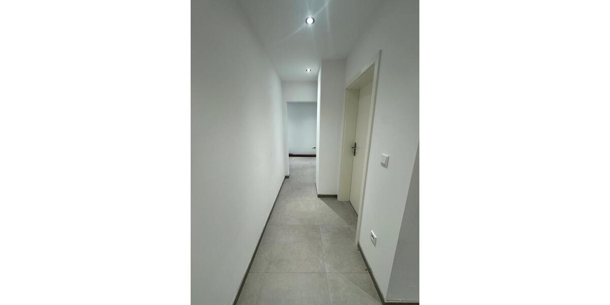 Etagenwohnung Schlangen - 4 Zimmer, 120 m&sup2;, 1.350&euro; | Angebot:27535700