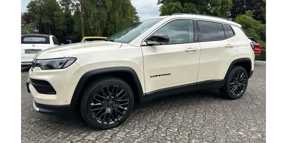 Jeep Compass 66.127 km 21.990 € Willebadessen 34439