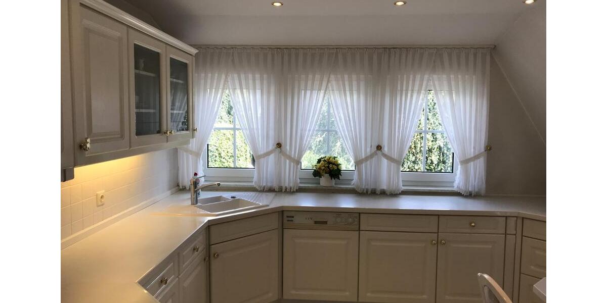 Dachgeschoßwohnung Verl - 3.5 Zimmer, 139 m&sup2;, 1.200&euro; | Angebot:25162081