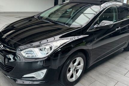 Hyundai i40 136.000 km 7.900 € Detmold 32758