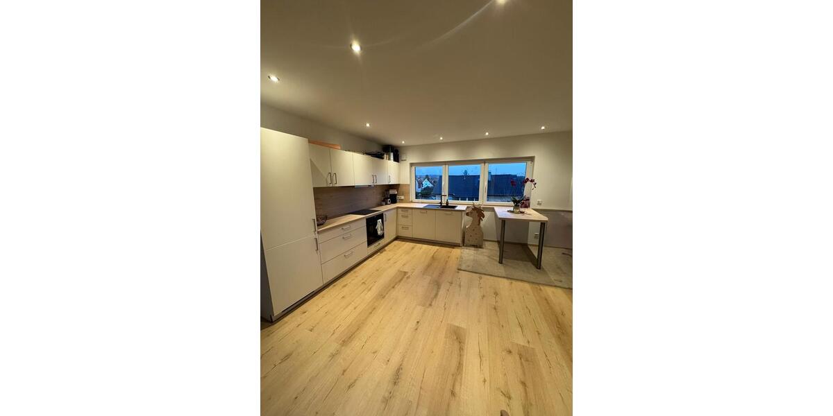 Dachgeschoßwohnung Schlangen - 1.5 Zimmer, 60 m&sup2;, 860&euro; | Angebot:25256366