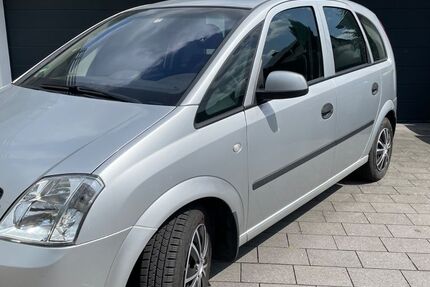 Opel Meriva 82.000 km 2.900 € Bad Lippspringe 33175