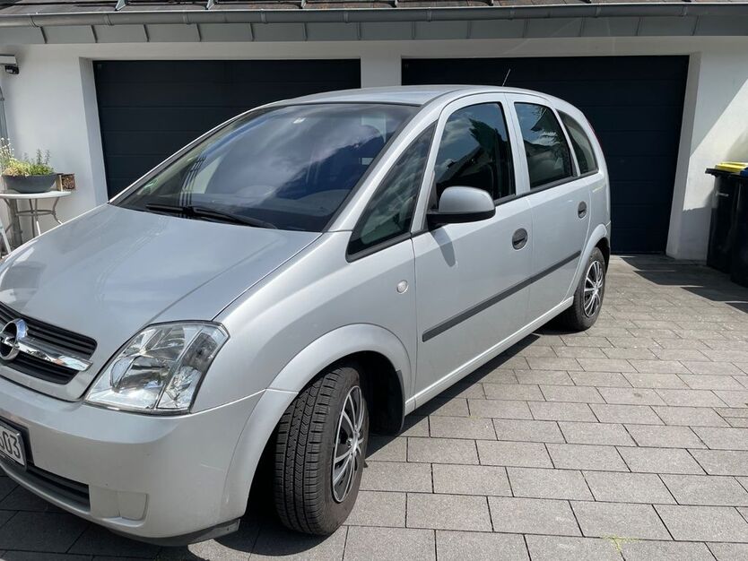 Opel Meriva 82.000 km 2.900 € Bad Lippspringe 33175