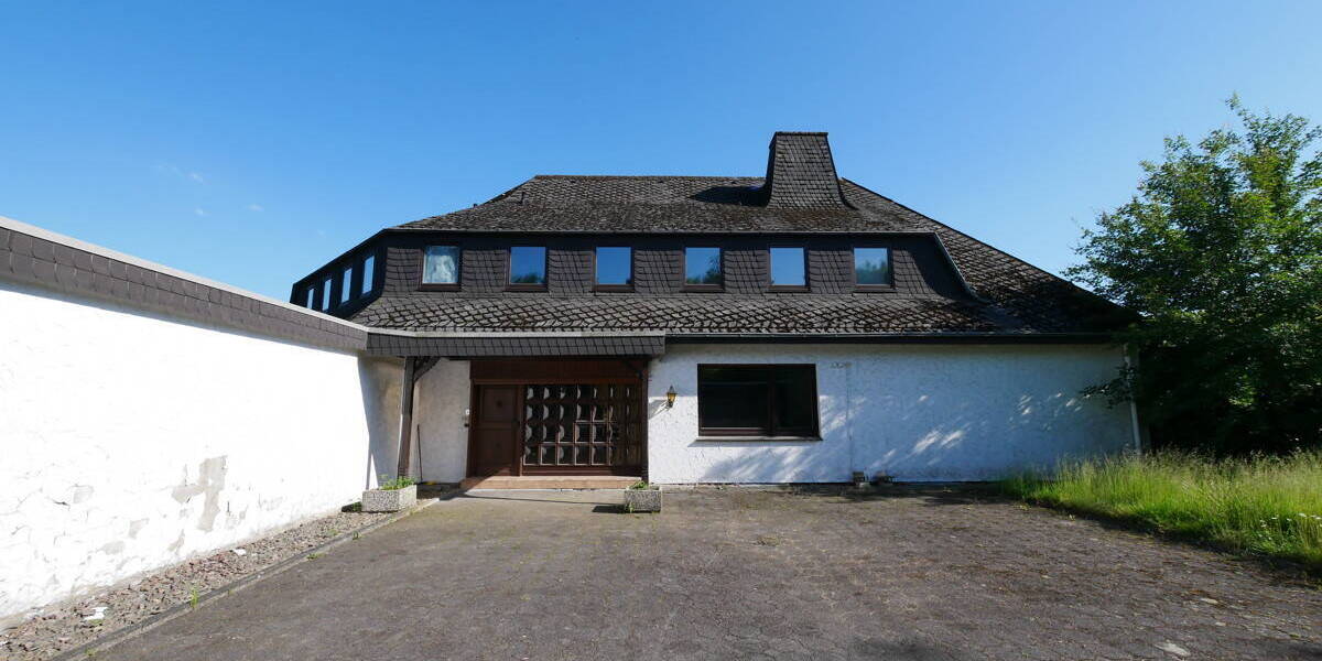 Einfamilienhaus Bad Driburg - 1 Zimmer, 515 m&sup2;, 395.000&euro; | Angebot:23979645