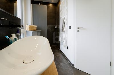 STILVOLLES WOHNERLEBNIS MIT PRIVATEM ZUGANG 4 zimmer