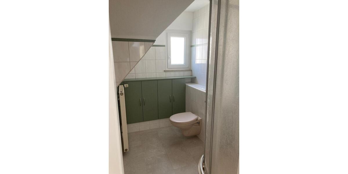 Dachgeschoßwohnung Bad Driburg - 4 Zimmer, 110 m&sup2;, 690&euro; | Angebot:25718220