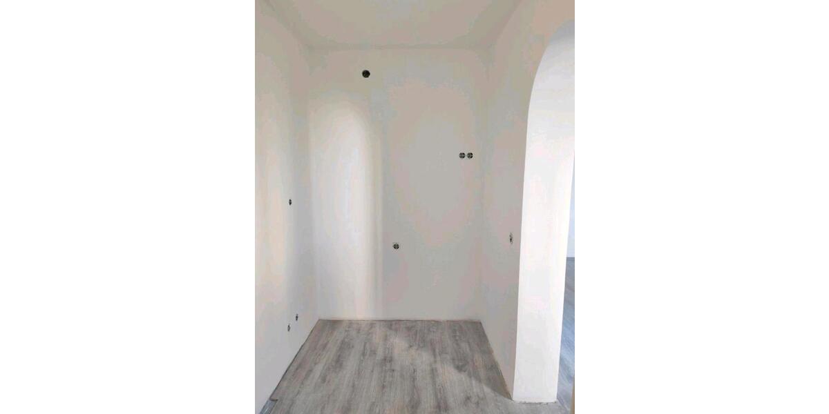 Traumhaft frisch renoviert! Wohlfühl-Erdgeschosswohnung! 4 zimmer