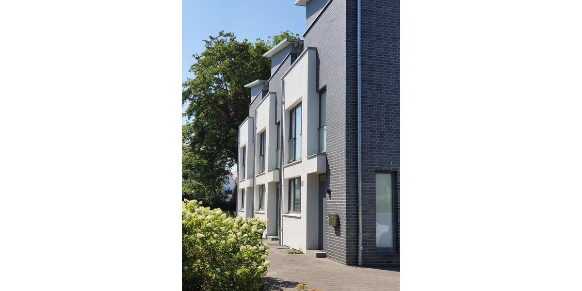 Reihenhaus Lippstadt - 3 Zimmer, 100 m&sup2;, 1.350&euro; | Angebot:26055921