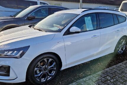 Ford Focus 29.374 km 22.895 € Rheda-Wiedenbrück 33378