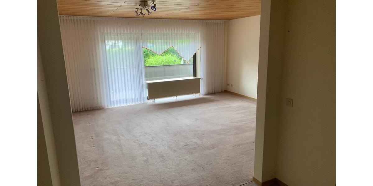 2 Zimmer Küche Bad Balkon Garage Keller in Hiddesen 2 zimmer