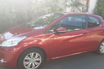 Peugeot 208 84.400 km 4.499 &euro; Borchen 33178
