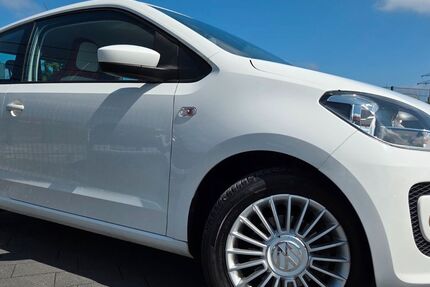 VW up! 95.000 km 5.999 &euro; Paderborn 33102