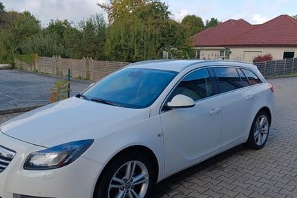 Opel Insignia 106.000 km 4.800 &euro; Bad Lippspringe 33175