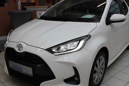 Toyota Yaris 41.985 km 17.490 &euro; Paderborn 33104