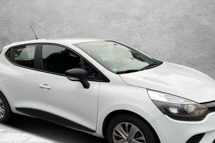 Renault Clio 65.000 km 7.499 € Detmold 32758
