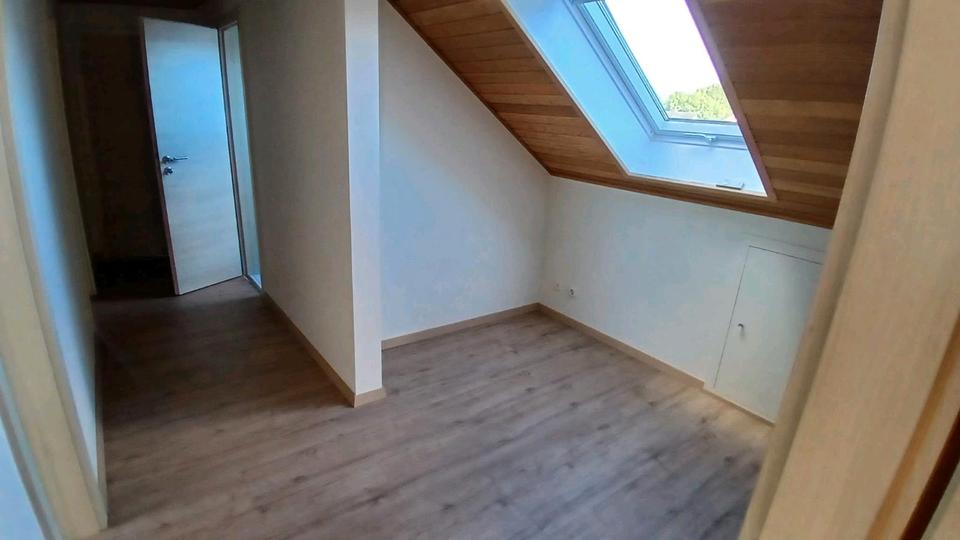 Dachgeschoßwohnung Schloß Holte-Stukenbrock Stukenbrock - 2 Zimmer, 50 m&sup2;, 550&euro; | Angebot:26669668