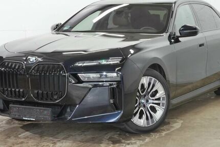 BMW i7 53.990 km 89.840 &euro; Paderborn 33100