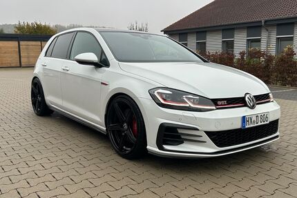 VW Golf 77.000 km 24.999 € Brakel 33034