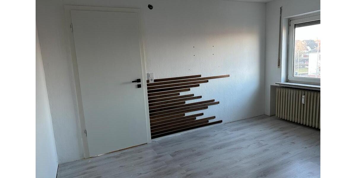 Schöne Helle Dachgeschosswohnung 3 zimmer