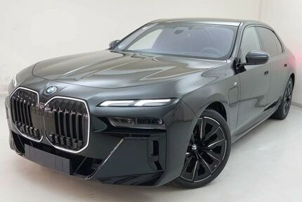 BMW 750 17.700 km 89.840 &euro; Paderborn 33100