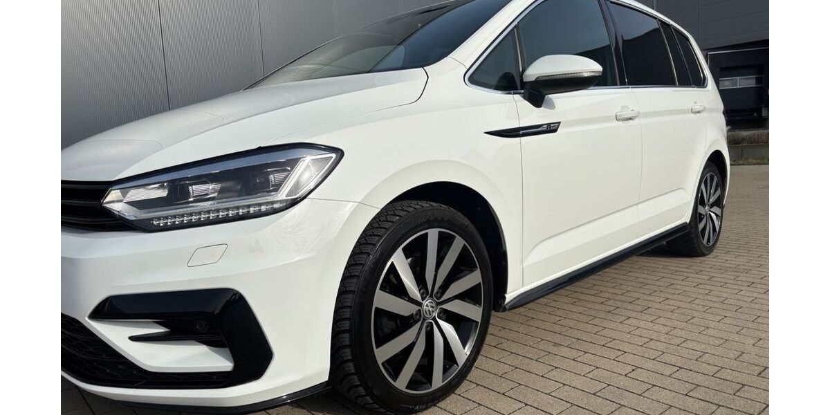 VW Touran 147.200 km 17.299 &euro; Detmold 32758
