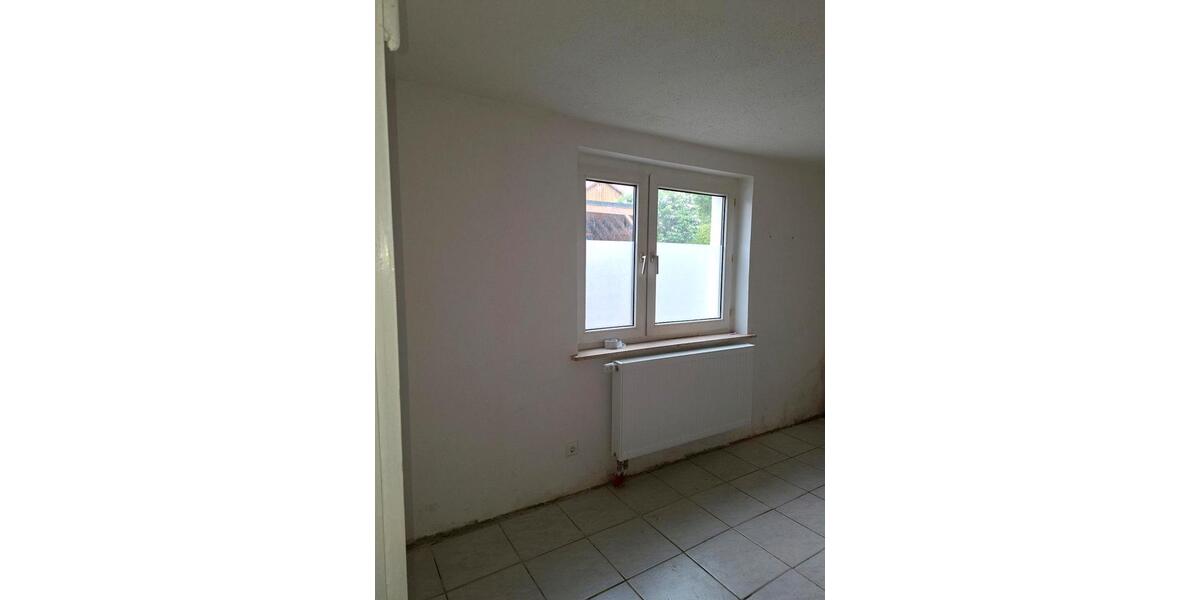 Bauernhaus, Landhaus Nieheim - 8 Zimmer, 200 m&sup2;, 140.000&euro; | Angebot:26534589