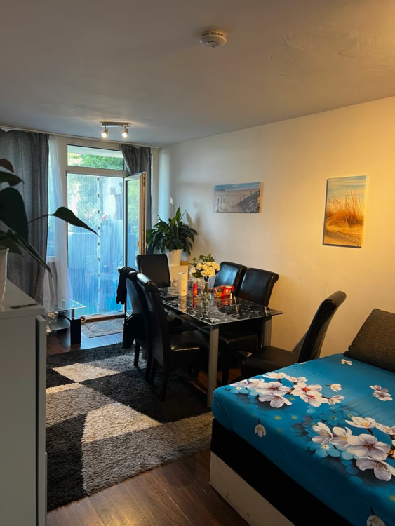Charmante 2-Zimmer-Etagenwohnung mit Balkon und Stellplatz - Ihr neues Zuhause in Rheda-Wiedenbrück