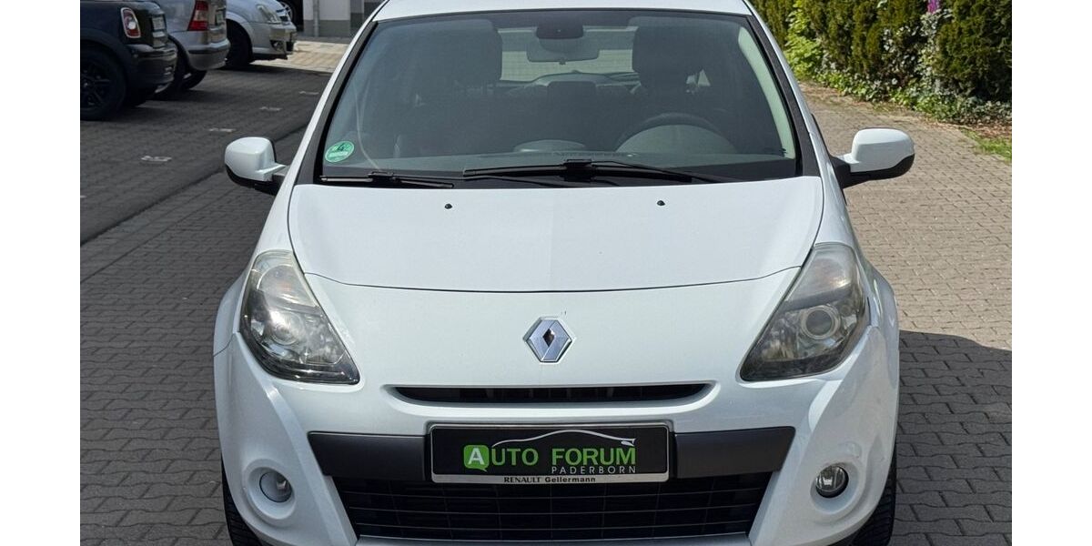 Renault Clio 143.000 km 2.999 &euro; Paderborn 33102